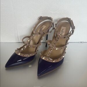 Valentino Garavani Kirstie Alley Rockstud High-heel pumps 40.5 9
